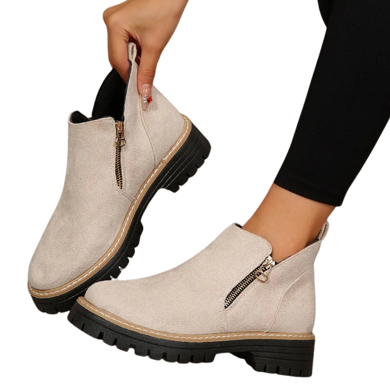 Damen Stiefeletten mit Seitenreißverschluss Profilsohle und Zuglasche