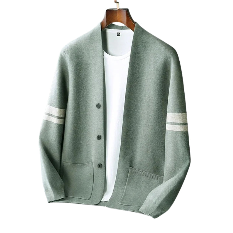 Herrencardigan mit gestreiften Ärmeln und Taschen