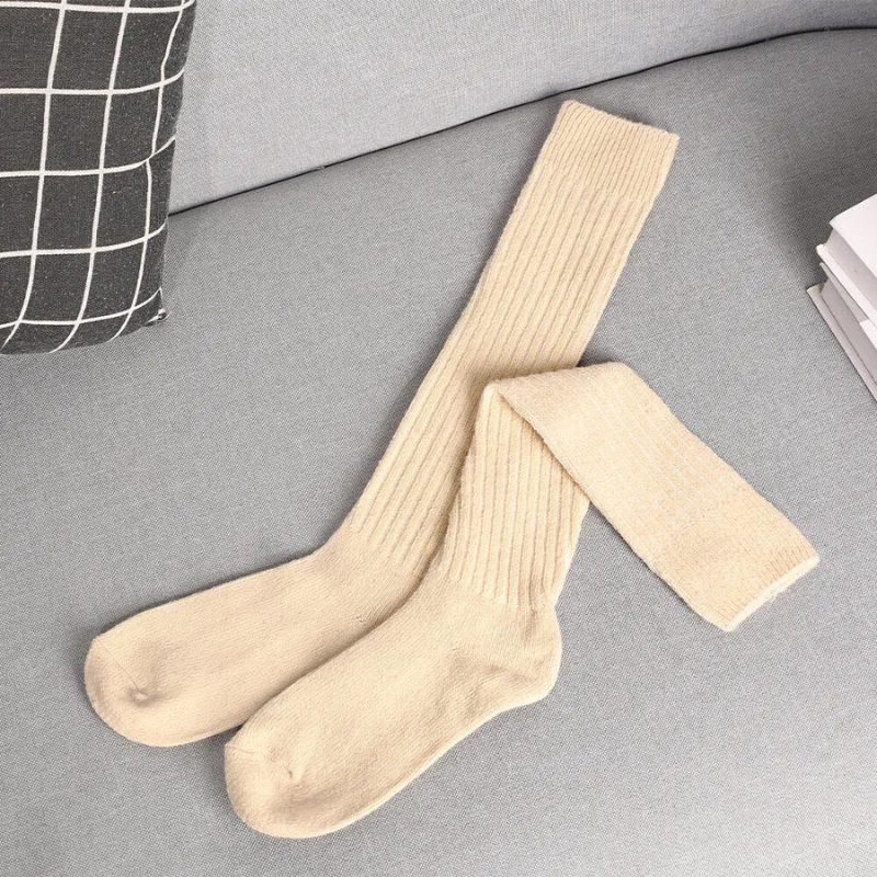 Klassische lange Rippensocken für Damen mit Stretch-Passform