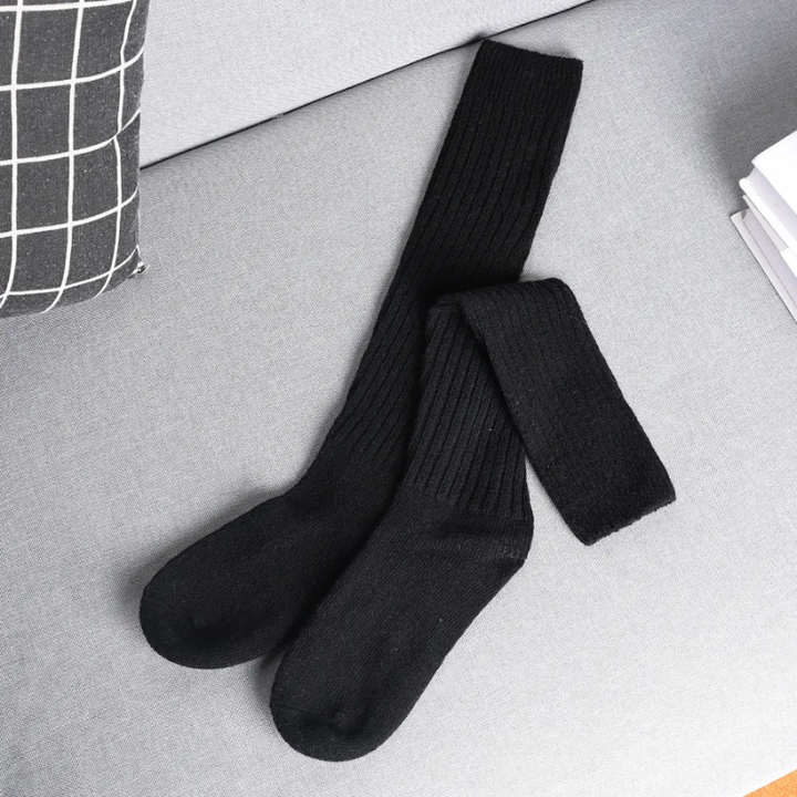 Klassische lange Rippensocken für Damen mit Stretch-Passform