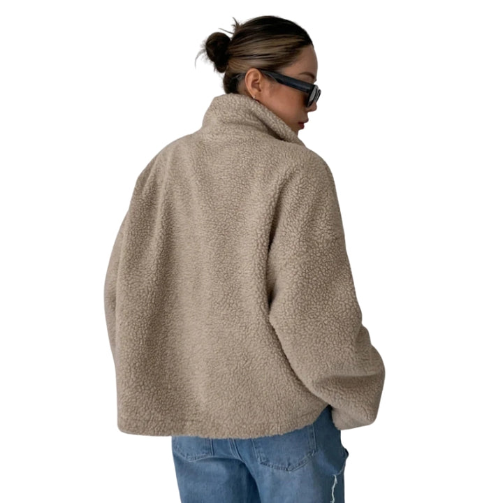 Weit geschnittene Damenjacke mit Vordertaschen