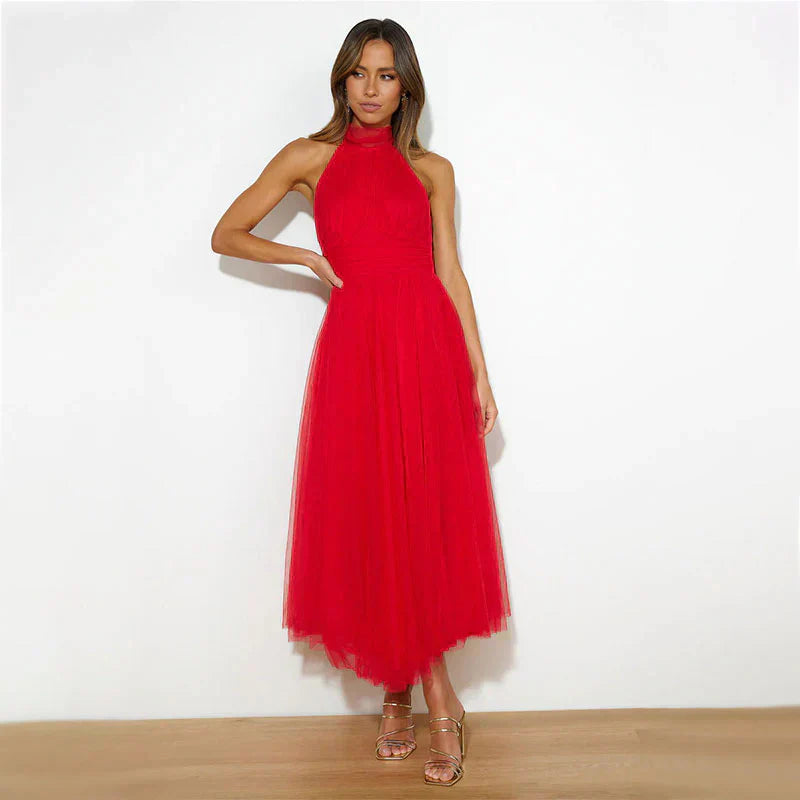 Aleena rotes elegantes Feen-Kleid für Damen, mit kräftigem Rotton und fließendem Design für einen atemberaubenden und raffinierten Märchen-Stil