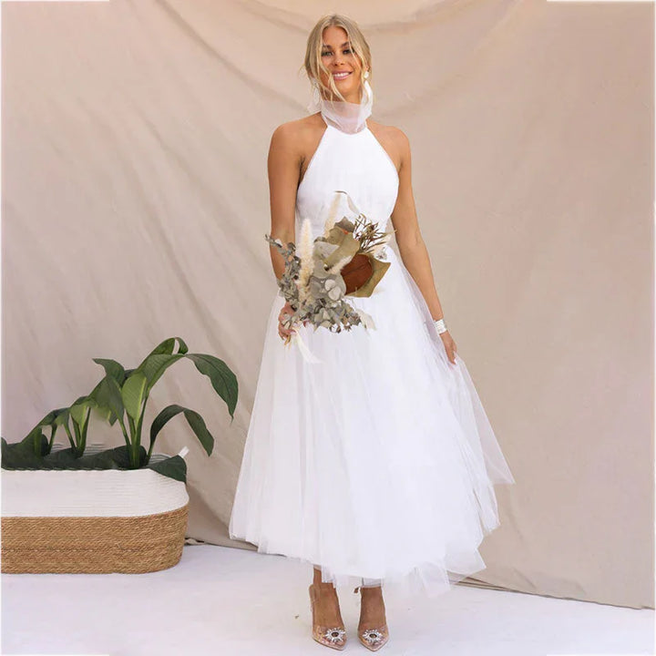 Aleena weißes elegantes Feen-Kleid für Damen, mit reinem weißen Farbton und fließendem, anmutigem Design für einen atemberaubenden Märchen-Look