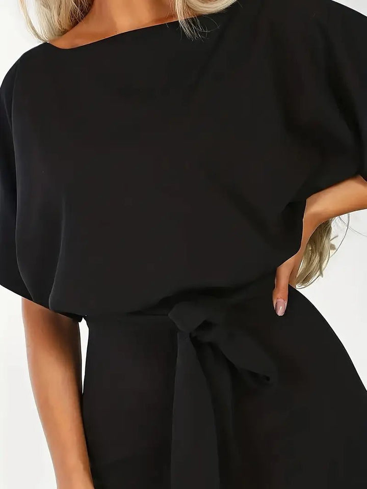 Arlette Damen - Jumpsuit mit kurzen Ärmeln und Bindegürtel - Modehaus Blum
