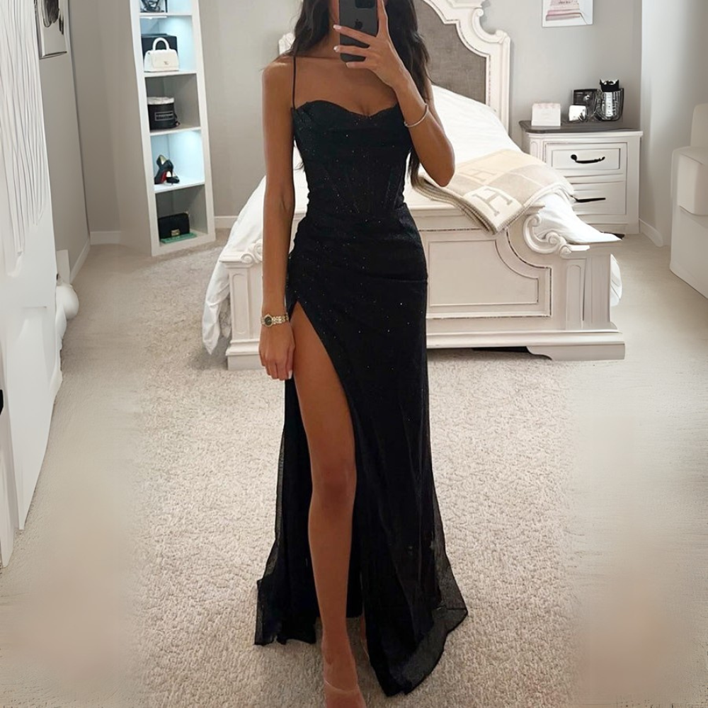 Aureen funkelndes elegantes Kleid für Damen in Schwarz, eine schicke und glamouröse Wahl für formelle Veranstaltungen mit einem eleganten Design.