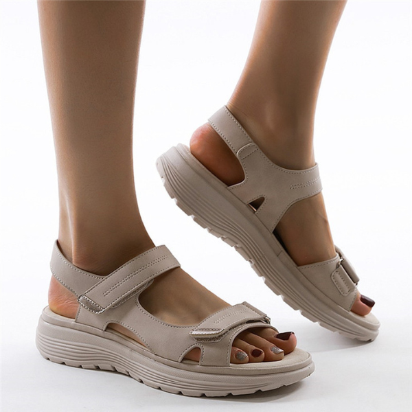 Moderne sandali ortopedici di supporto per donna