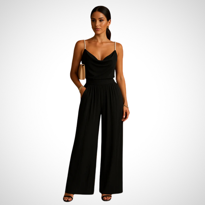 Eleganter schwarzer Jumpsuit mit weitem Bein und Perlen-Trägern – stilvoll für Abendveranstaltungen