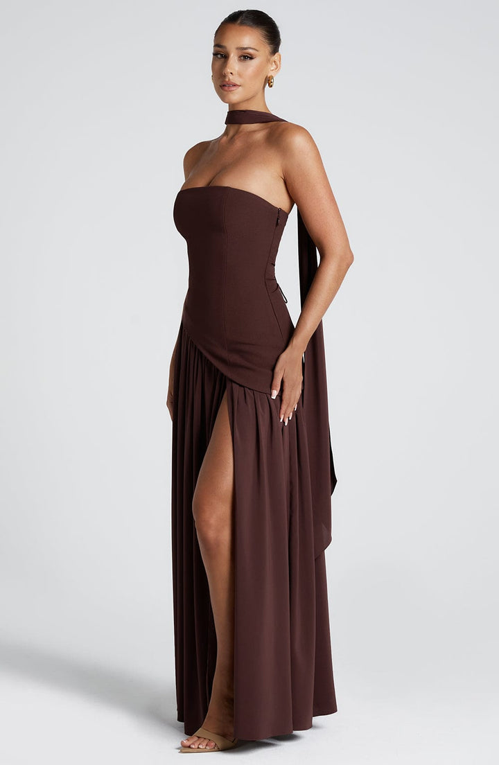 Elegantes Hochzeitsgäste Trägerloses Kleid mit hohem Schlitz für Damen