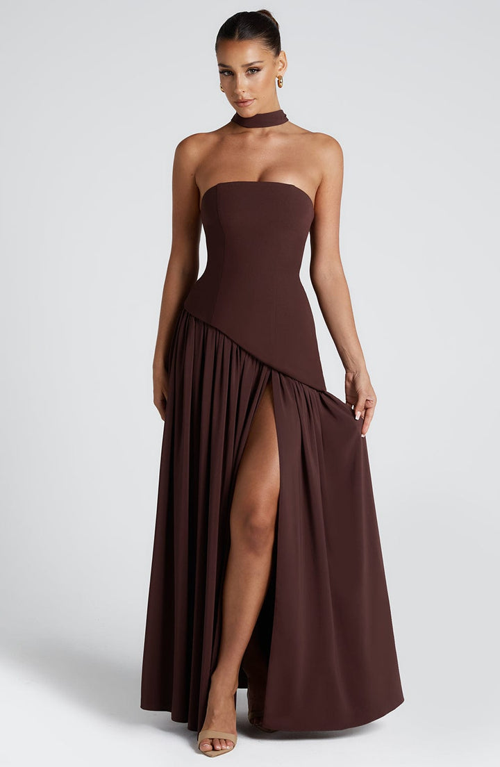 Elegantes Hochzeitsgäste Trägerloses Kleid mit hohem Schlitz für Damen