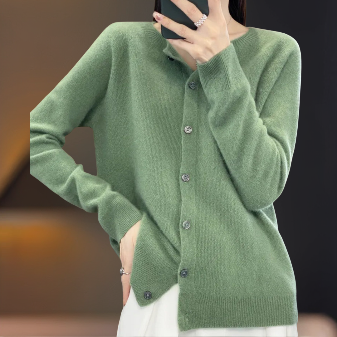 Cardigan für Damen in Hellgrün mit fein gestricktem Material, Rundhalsausschnitt und Knopfverschlus