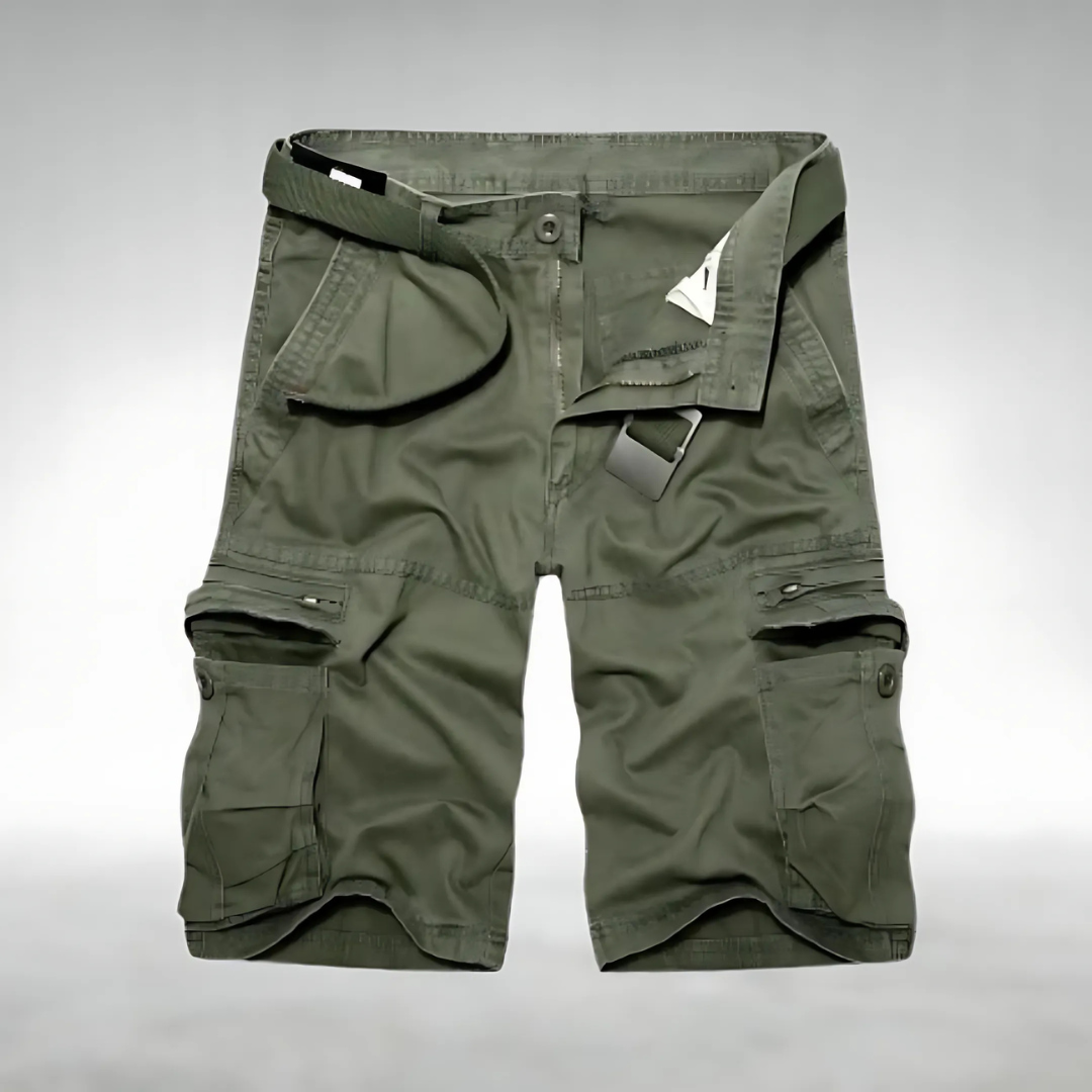 Cargo-Shorts in Armeegün mit praktischen Taschen, verstellbaren Gürtel und robuster Schnitt für Herren.