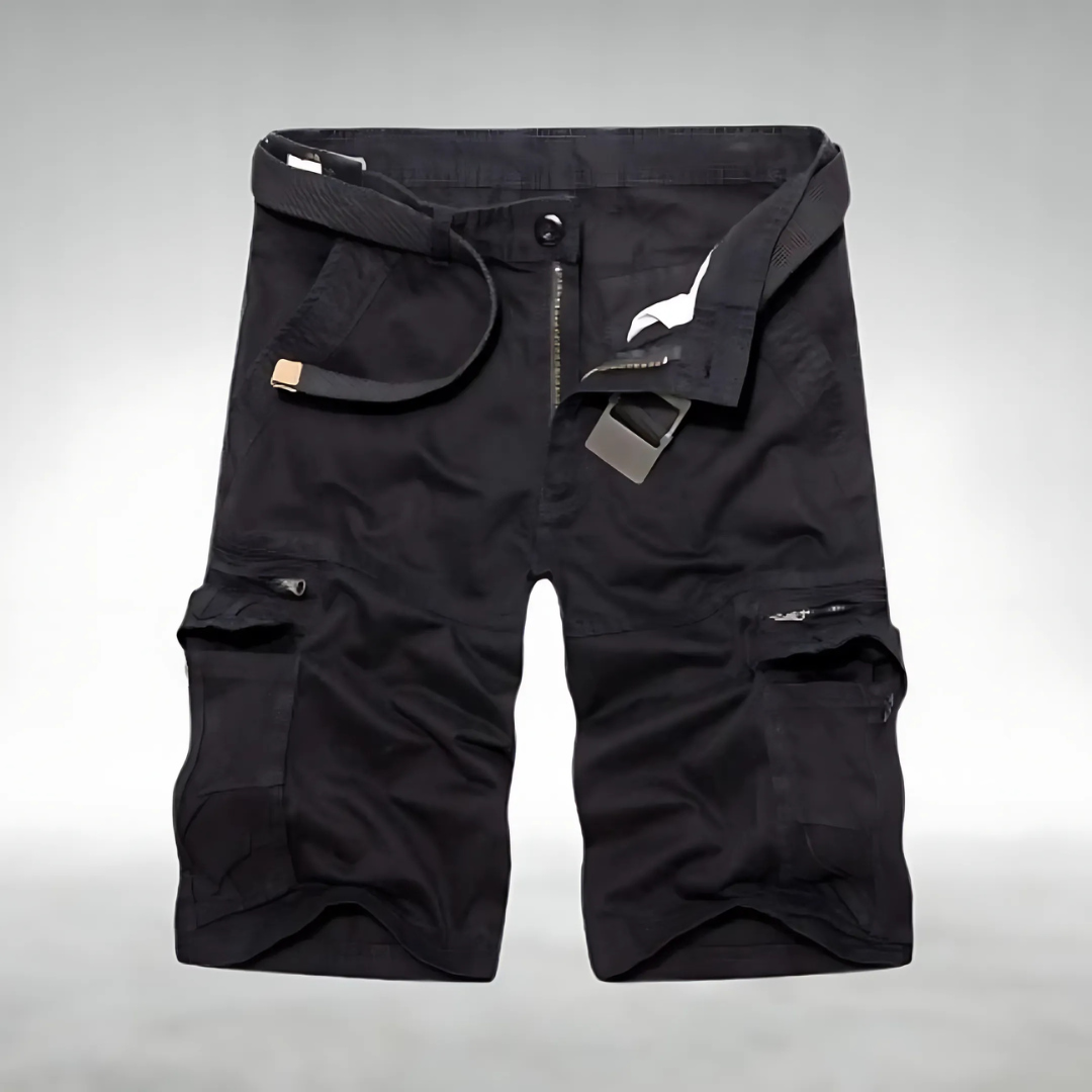 Cargo-Shorts in Schwarz mit praktischen Taschen, verstellbaren Gürtel und robuster Schnitt für Herren.