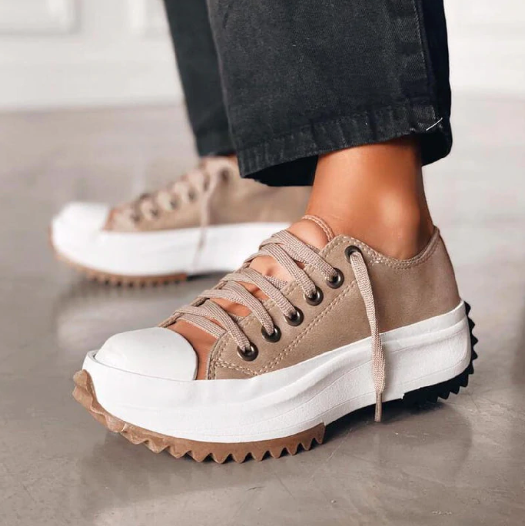 Damen Halbschuhe mit Schnürung und dicken Sohlen