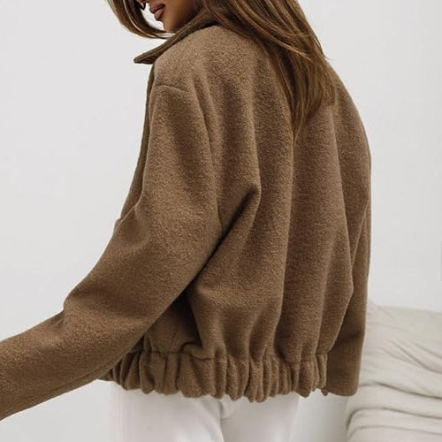 Damen Langarmjacke mit spitzem Kragen und Pattentaschen