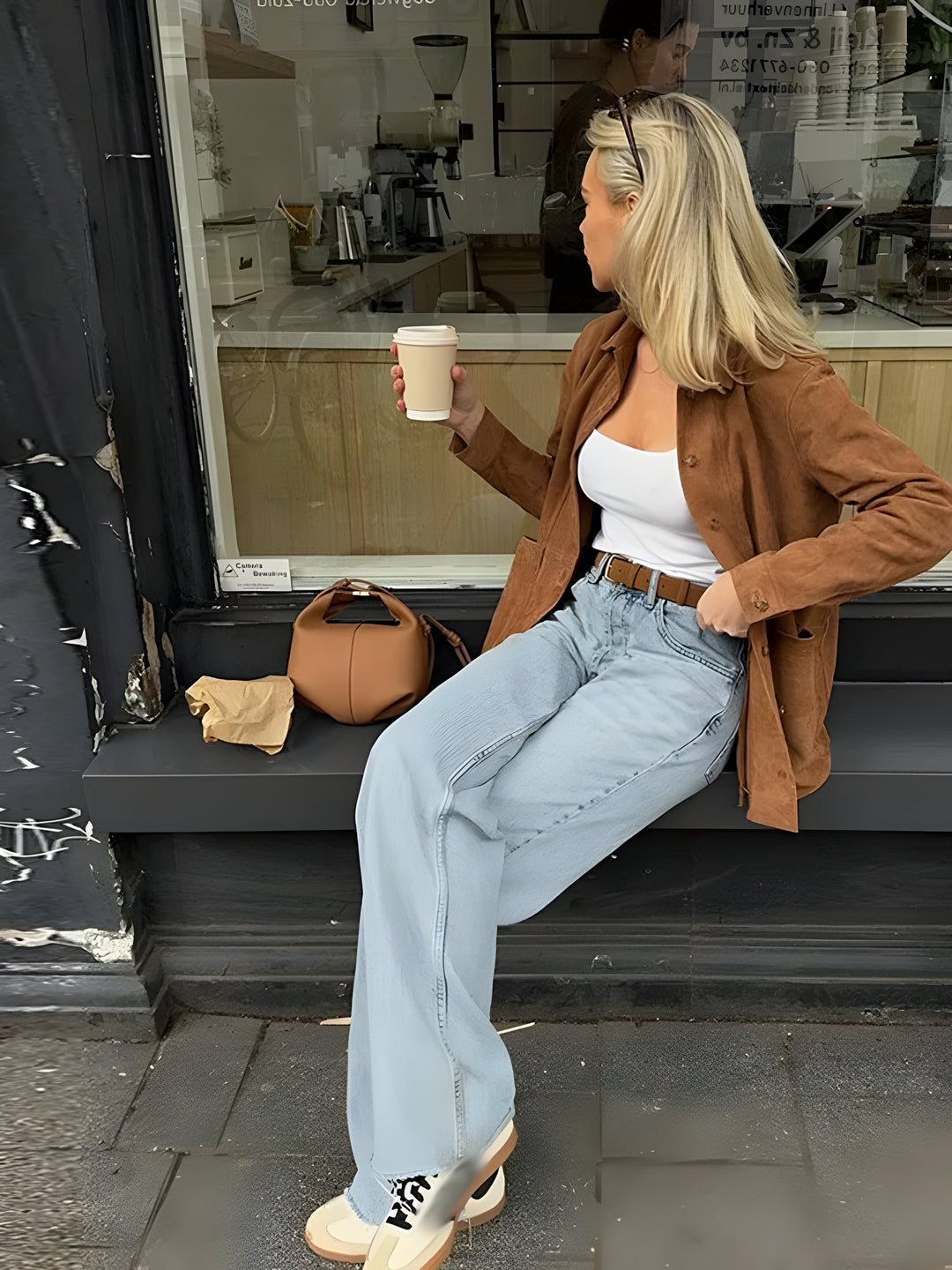 Damen Langarmjacke mit spitzem Kragen und unteren Fronttaschen