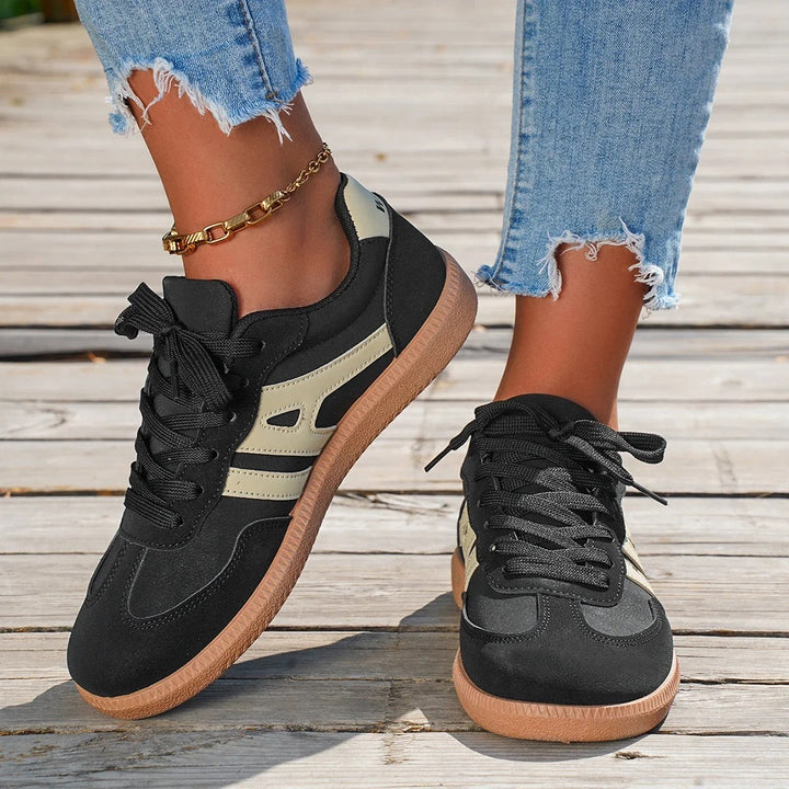Damen Low-Top Sneakers mit Schnürung und geschlossener runder Spitze