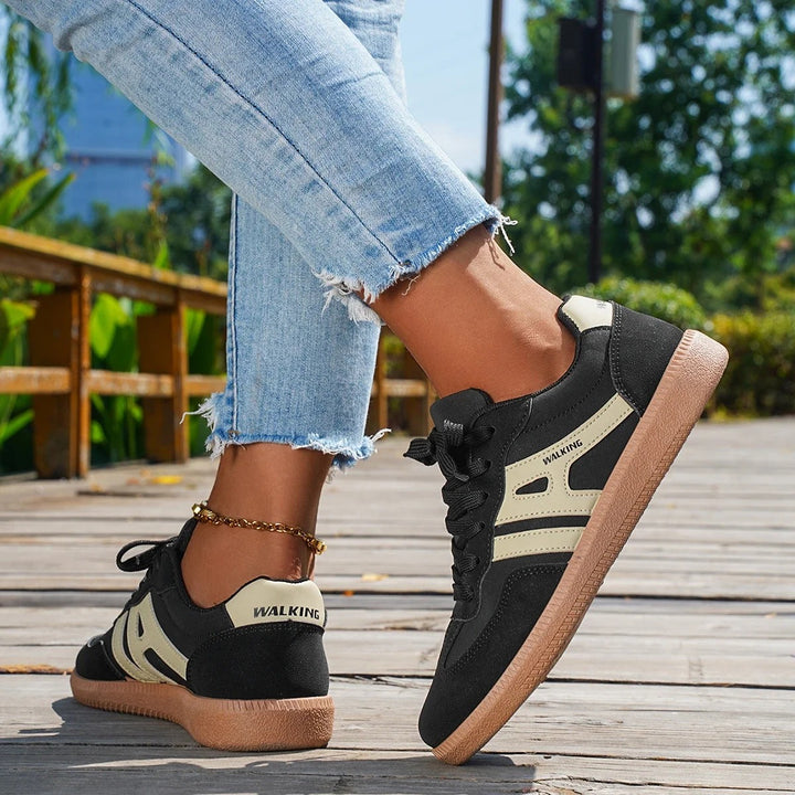 Damen Low-Top Sneakers mit Schnürung und geschlossener runder Spitze
