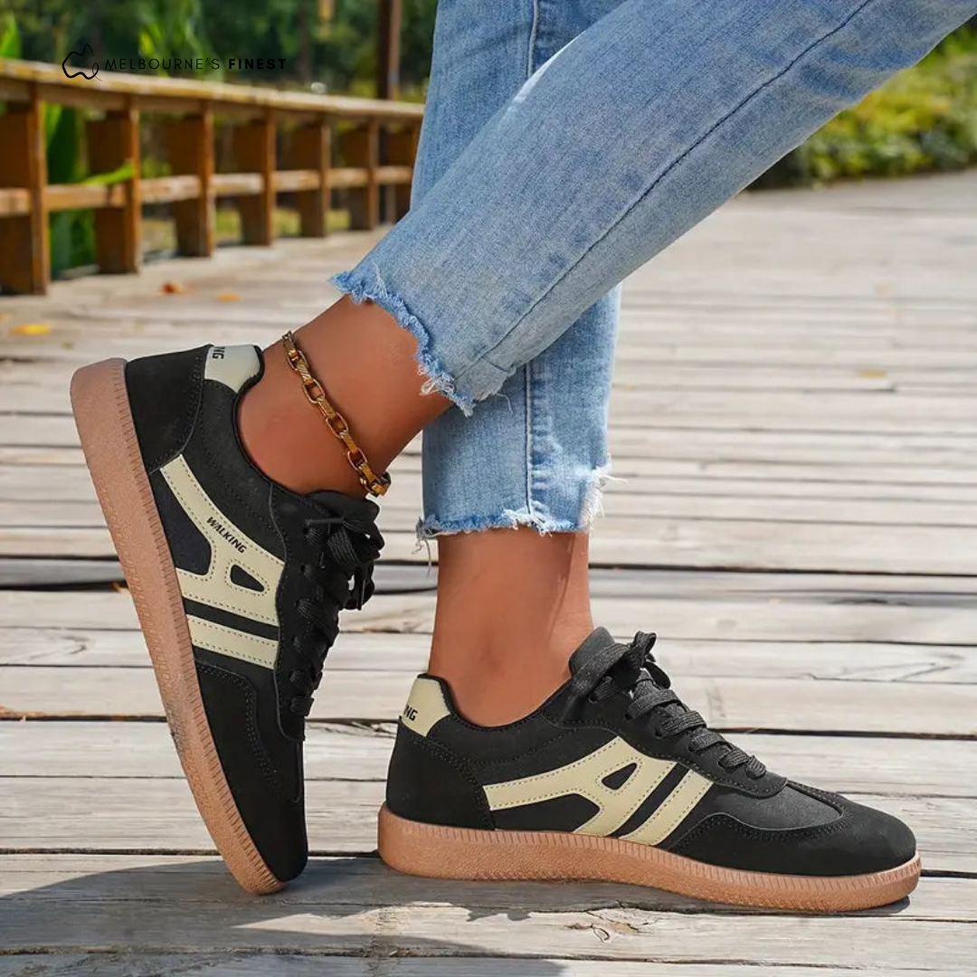 Damen Low-Top Sneakers mit Schnürung und geschlossener runder Spitze