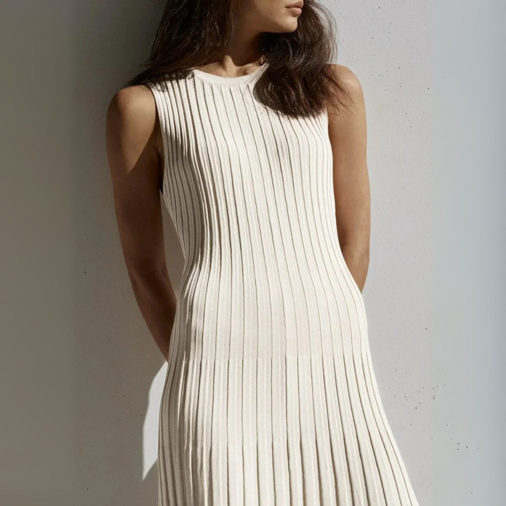 Damen Maxikleid mit Rundem Halsausschnitt und Vertikalen Falten