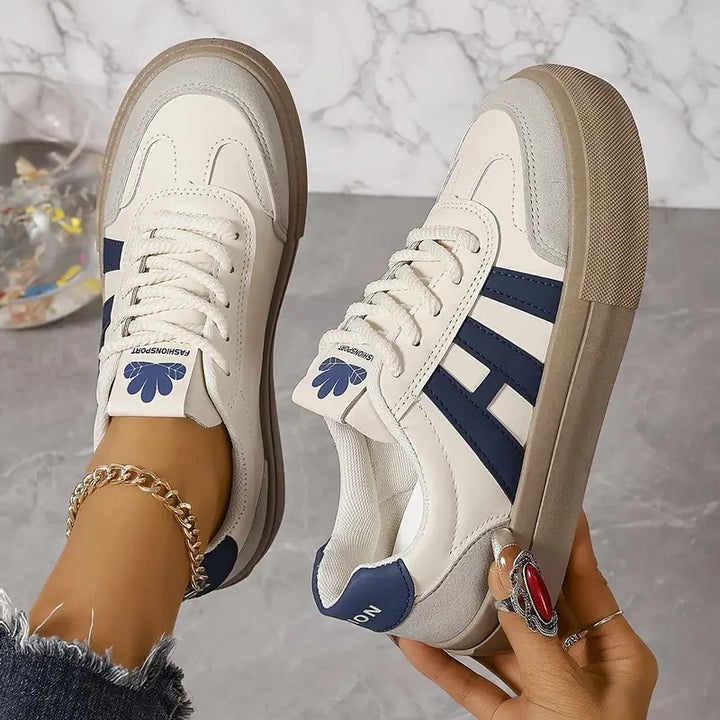 Damen Sneaker mit Schnürung vorn und geschlossener runder Zehenpartie