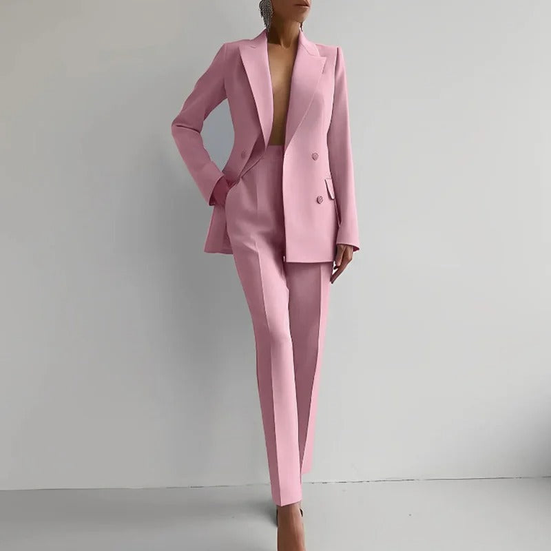 Damen-Zweiteiler mit doppelreihigem Blazer und gerader Hose