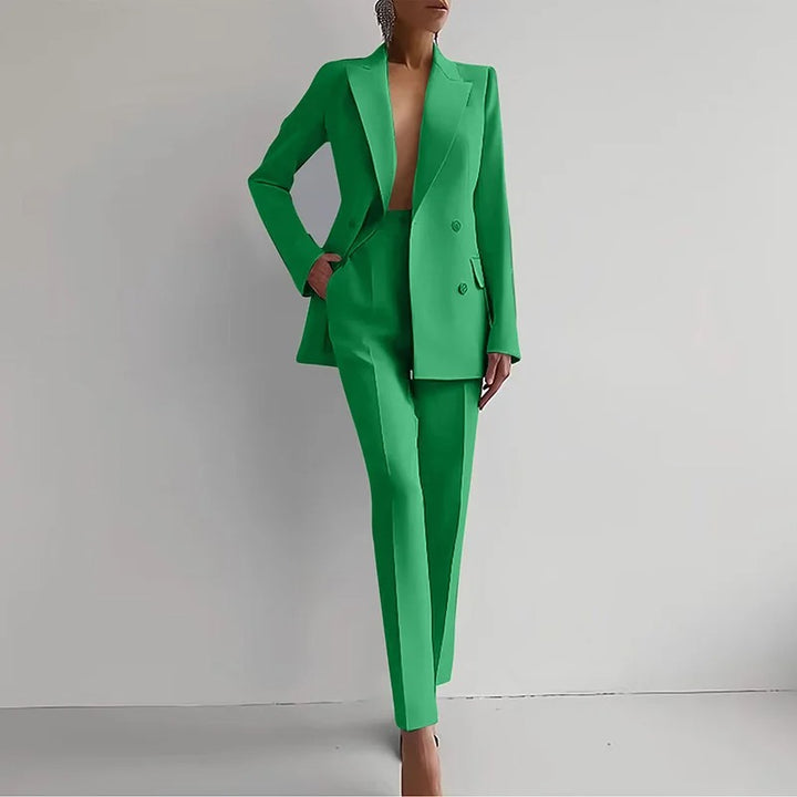 Damen-Zweiteiler mit doppelreihigem Blazer und gerader Hose