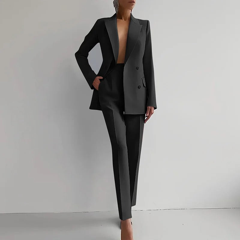 Damen-Zweiteiler mit doppelreihigem Blazer und gerader Hose