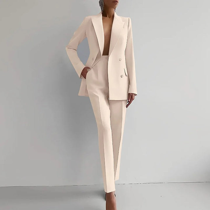 Damen-Zweiteiler mit doppelreihigem Blazer und gerader Hose