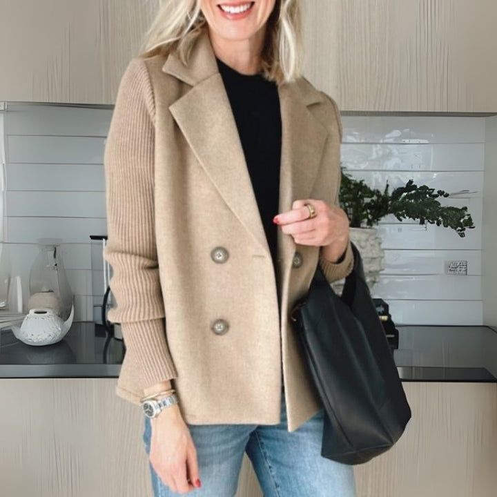 Damenblazer mit Rippstrickärmeln doppelreihig mit breitem Revers