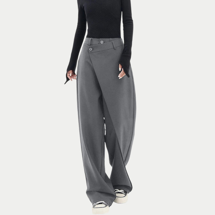 Damenhose mit asymmetrischem Bund und weiten Beinen