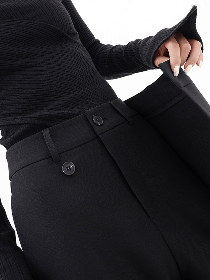 Damenhose mit asymmetrischem Bund und weiten Beinen
