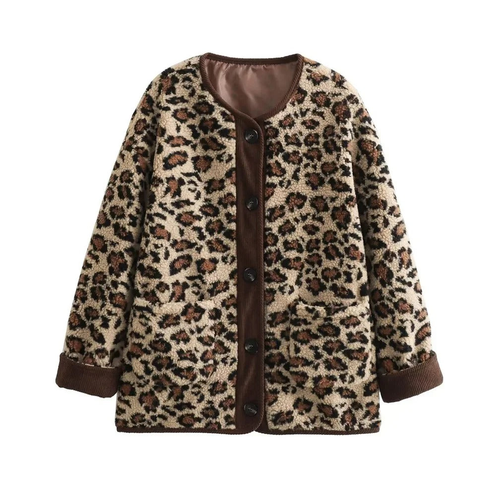 Damenjacke mit Knopfleiste und aufgesetzten Taschen