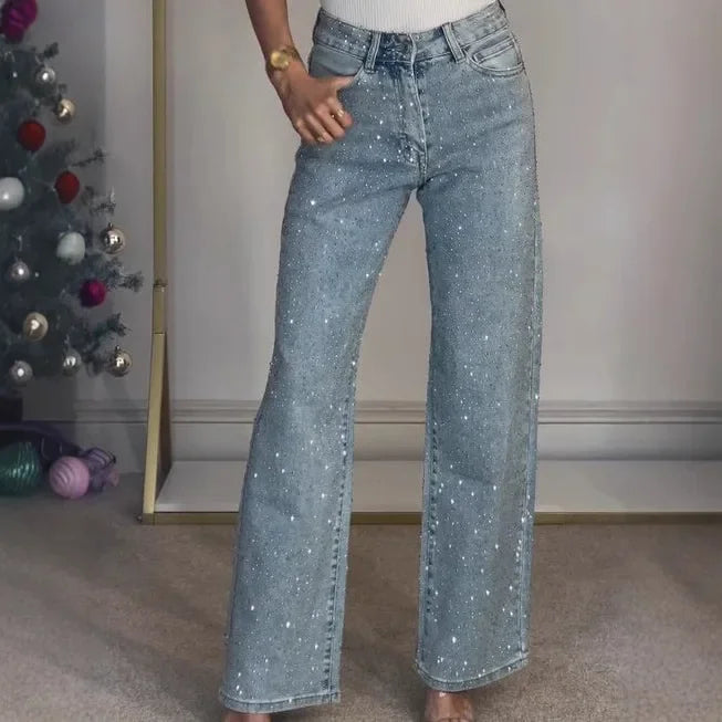 Damenjeans mit Fünf-Pocket-Design und punktförmigen Verzierungen