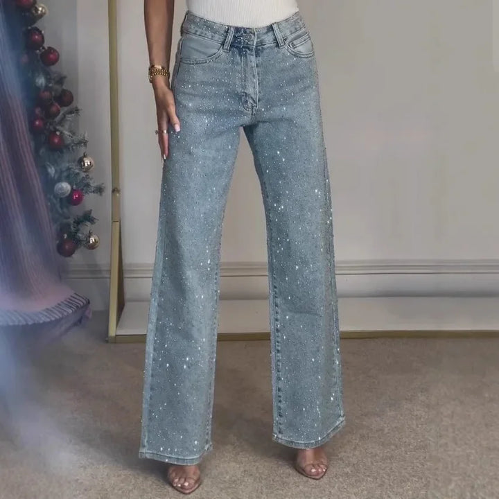 Damenjeans mit Fünf-Pocket-Design und punktförmigen Verzierungen