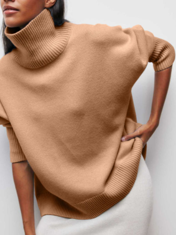 Damenpullover mit hohem geripptem Stehkragen und langen Ärmeln