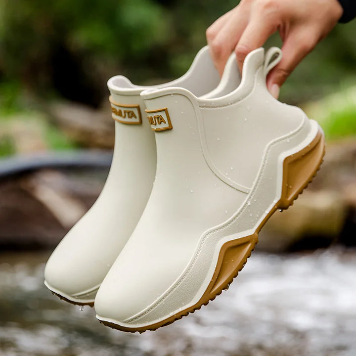 Damenstiefeletten knöchelhoch mit Zuglasche und Profilsohle
