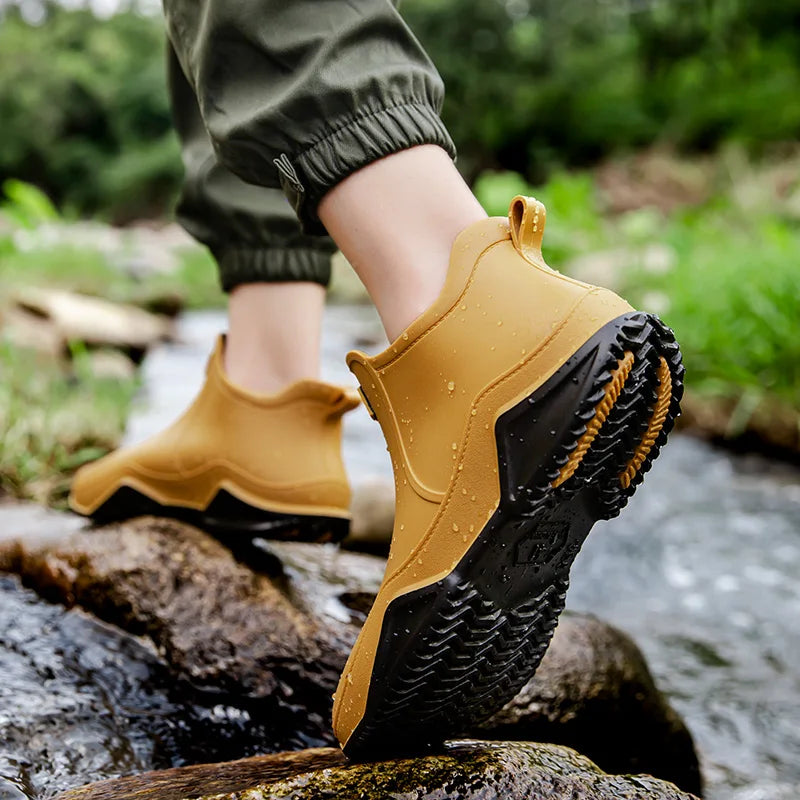 Damenstiefeletten knöchelhoch mit Zuglasche und Profilsohle