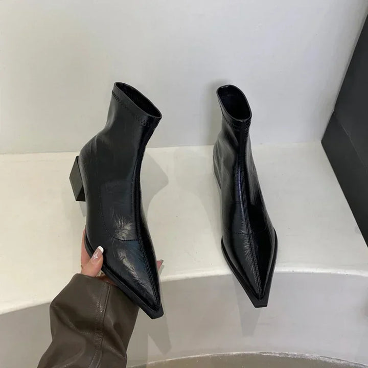 Damenstiefeletten mit spitzer Zehenform und Blockabsatz