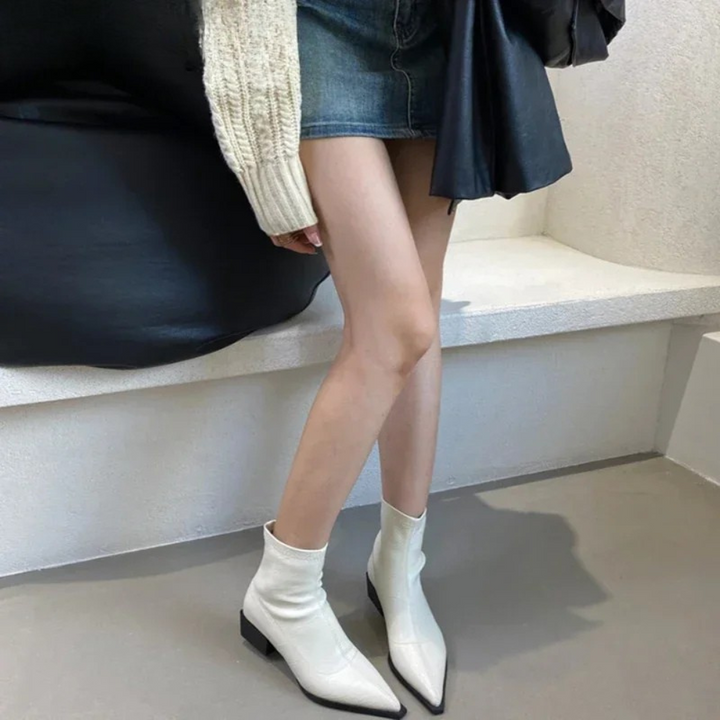 Damenstiefeletten mit spitzer Zehenform und Blockabsatz