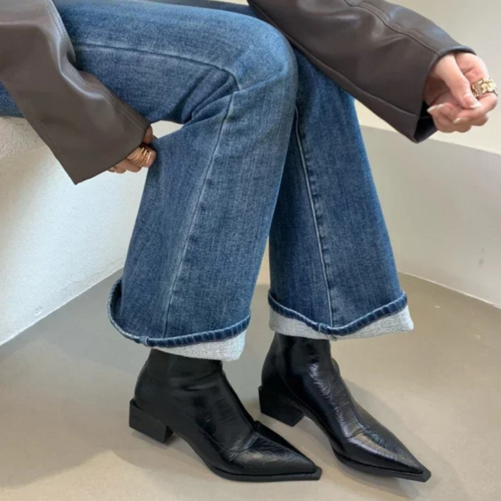 Damenstiefeletten mit spitzer Zehenform und Blockabsatz