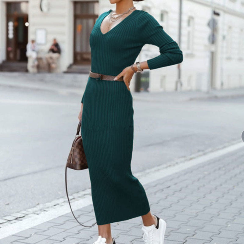 Damenstrickkleid mit Rippstruktur und langen Ärmeln