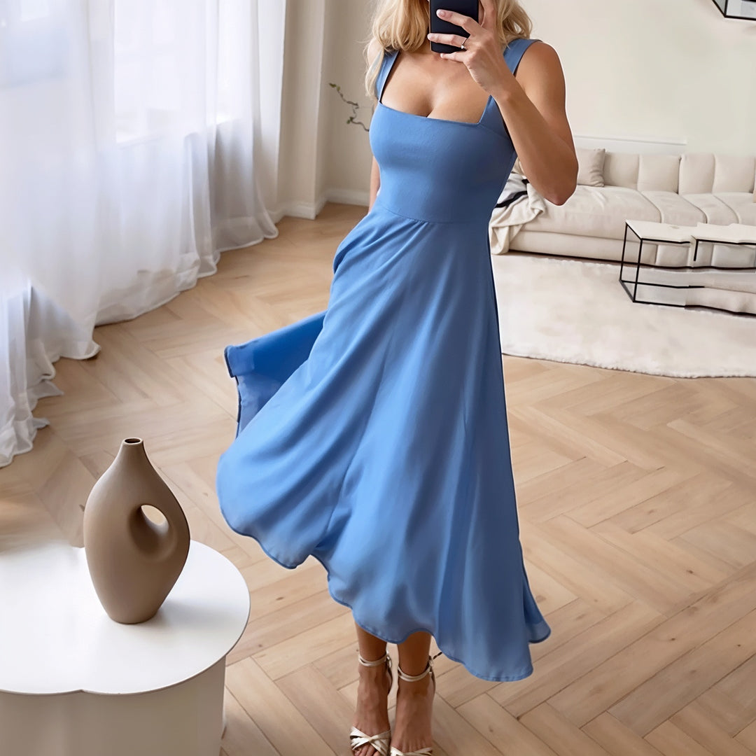 Elegantes schmeichelnder ärmelloses Midikleid mit leichtes atmungsaktives stoff mit knitterfreiem stoff und fließender schnitt Blau Damenkleid