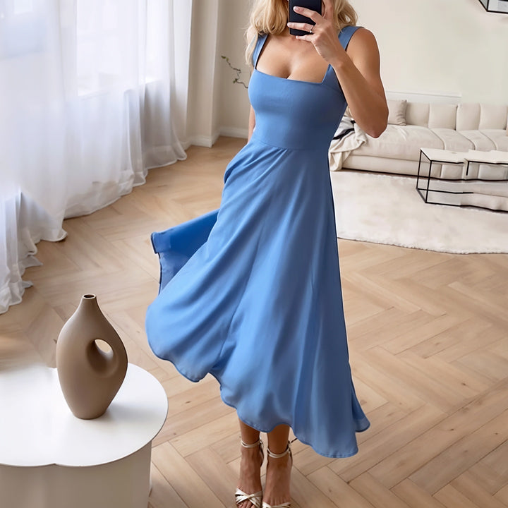Elegantes schmeichelnder ärmelloses Midikleid mit leichtes atmungsaktives stoff mit knitterfreiem stoff und fließender schnitt Blau Damenkleid