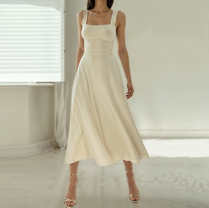 Elegantes schmeichelnder ärmelloses Midikleid mit leichtes atmungsaktives stoff mit knitterfreiem stoff und fließender schnitt Weiß Damenkleid