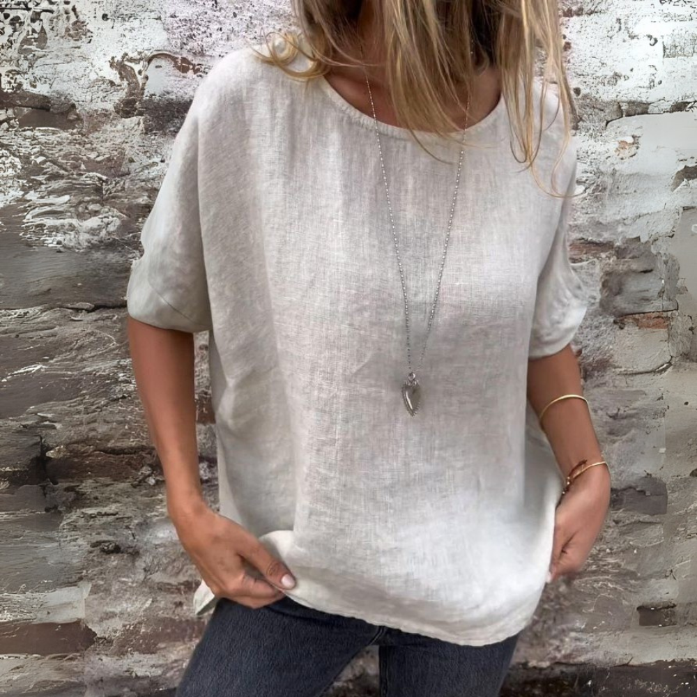 Weiße Bluse von Evalin für Damen mit luftigem Stoff und stilvoller lockerer Passform perfekt sommerlich
