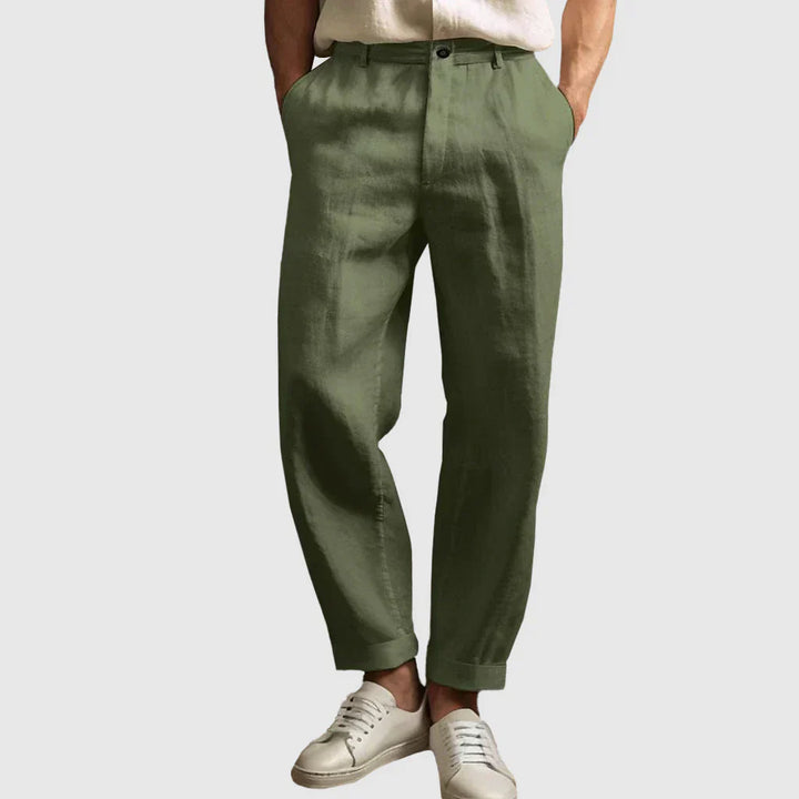 Trendige grüne, gerade geschnittene Leinenhose mit lockerem Schnitt, ideal für Outdoor-Aktivitäten oder legere Tage.