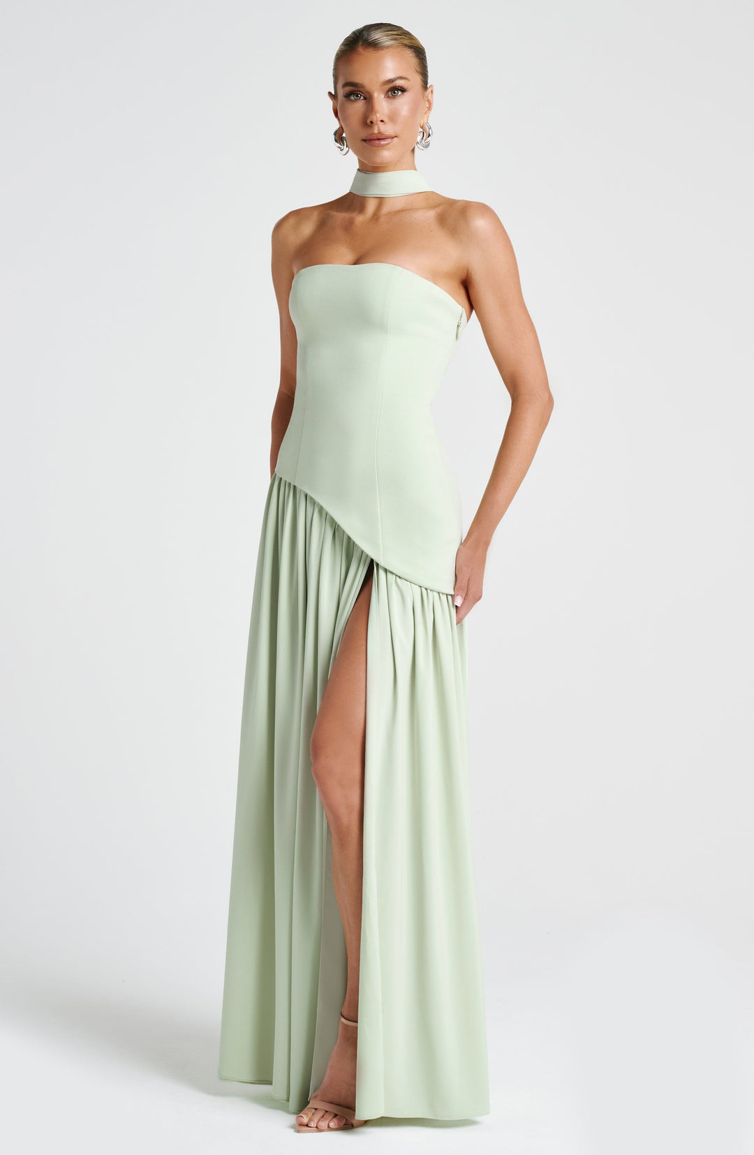 Elegantes Hochzeitsgäste Trägerloses Kleid mit hohem Schlitz für Damen