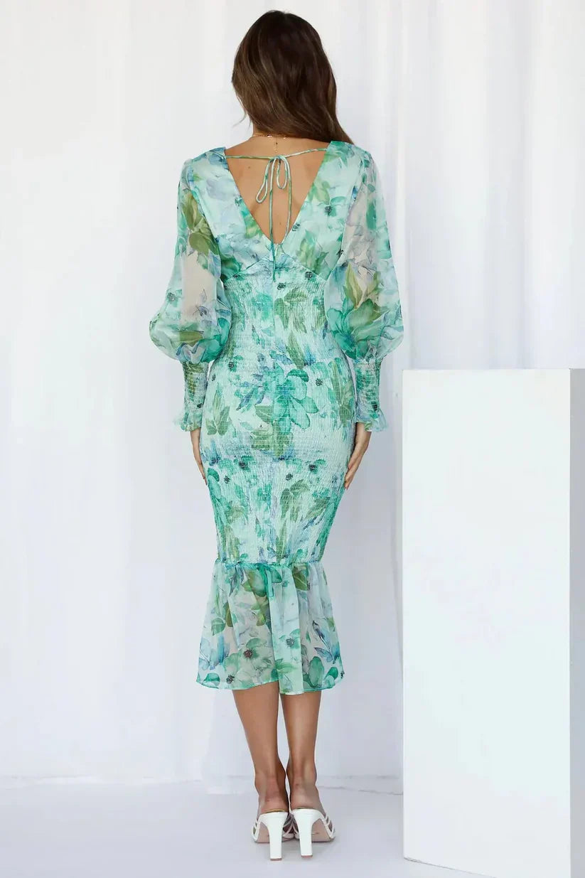 Henrika Atemberaubendes Schmeichelhaftes Blumenkleid für Damen