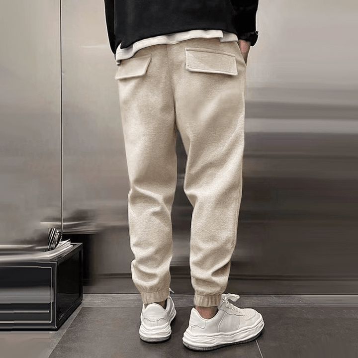 Herren Jogger mit Kordelzugbund und Klappentaschen hinten