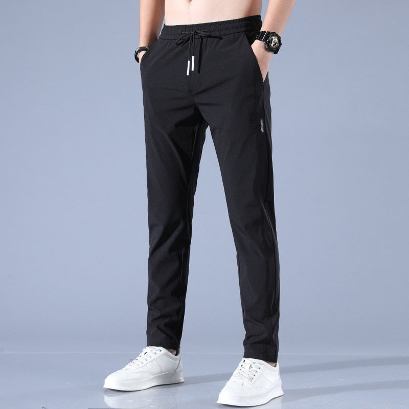 Herren-Jogginghose mit Kordelzugbund und Seitentaschen